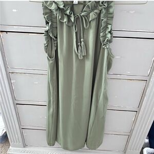 Crown & ivy Ruffled peasant Sleeveless Dress in Sage Green